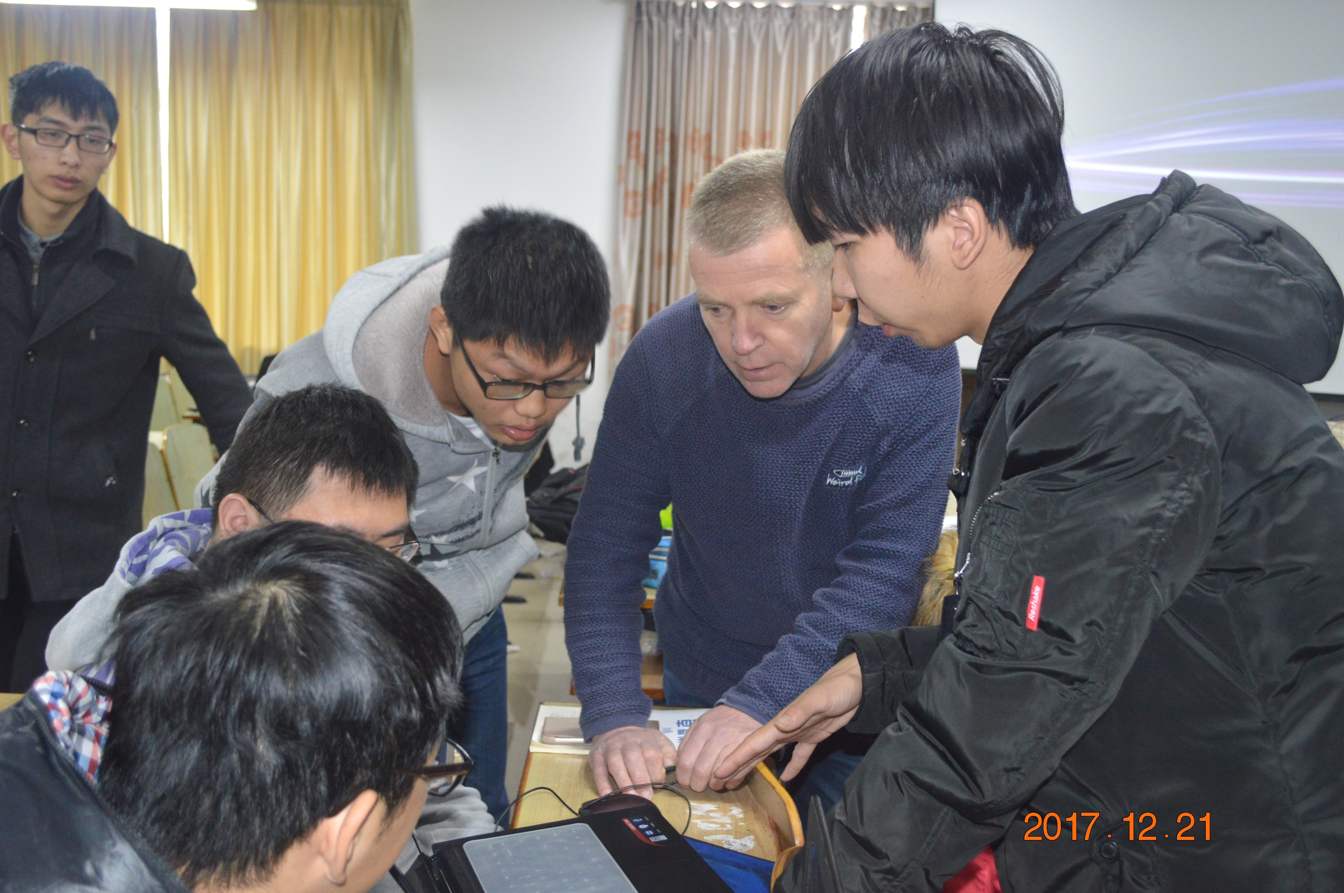 UHI外教Robert Kay来校授课